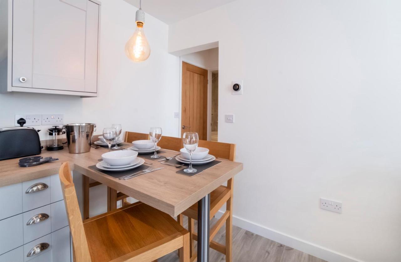 Livingstone Street Apartments With Free Parking York Bagian luar foto