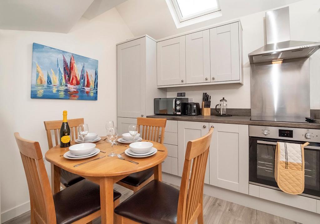 Livingstone Street Apartments With Free Parking York Bagian luar foto